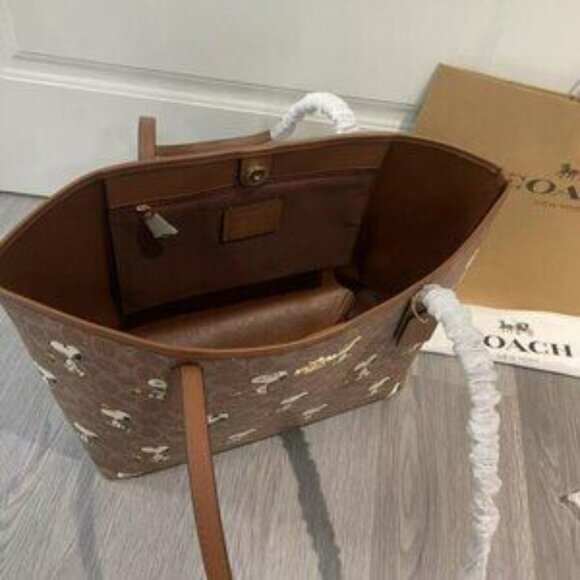 NWT Coach X Peanuts City Tote In With Snoopy Woodstock - Picture 4 of 7